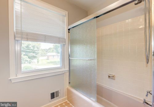 2998 Glenora Ln, Rockville MD 20850-3055 exterior