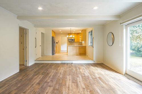 1136 Brewster Rd, Rochester MI 48309-1433 exterior