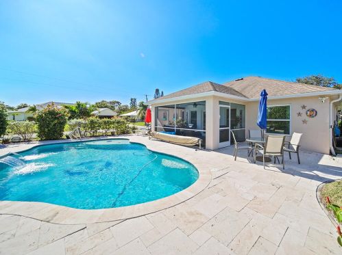 2097 Parrot St, Fort Pierce FL  34952-6758 exterior