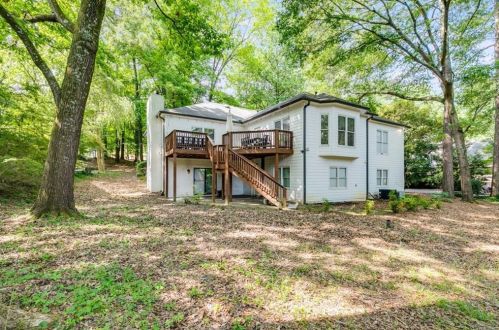 2884 Cravey Dr, Atlanta GA  30345-1420 exterior