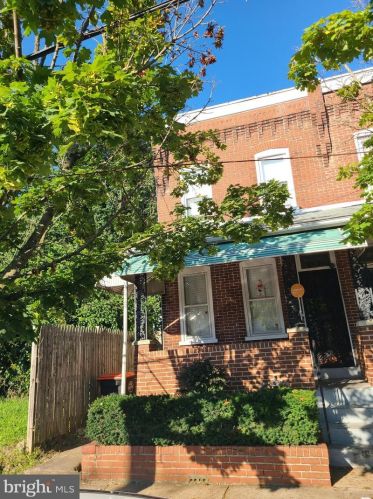 319 Engle St, Chester PA 19013-2509 exterior