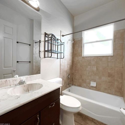 560 Desoto Blvd, Naples FL 34120-9021 exterior