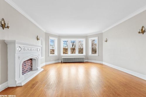 8322 Sangamon St, Chicago, IL 60620-3138