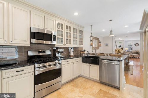 756 24 St, Philadelphia PA 19130-1953 exterior