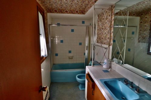 9235 Thrush Ln, Milwaukee WI 53217-1376 exterior