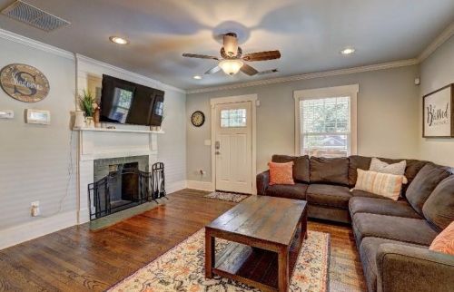 1401 Forrest Ave, Atlanta GA 30344-2709 exterior