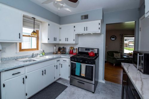 3842 84, Milwaukee WI 53228-1706 exterior