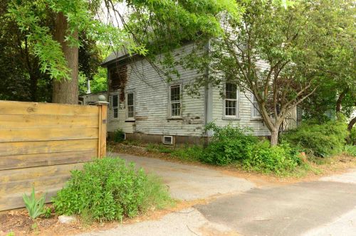 68 Downing St, Concord, NH 03301-3512