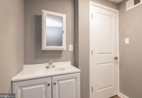 207 49 St, Philadelphia PA 19143-4444 exterior