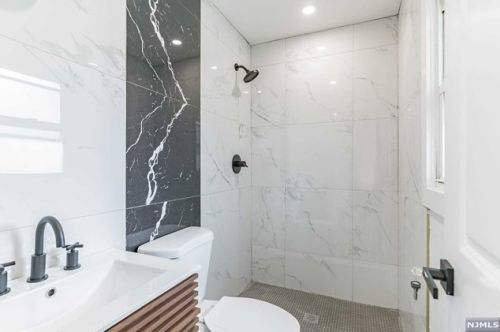 320 Lincoln Ave, Paterson NJ  07512-2128 exterior