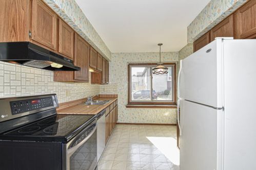 4917 Imperial Cir, Milwaukee WI 53220-4627 exterior