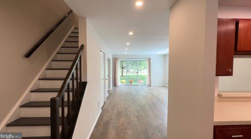 81 Quince Ct, Trenton NJ  08648-4806 exterior