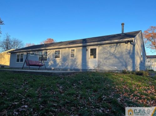 66 Netherwood Cir, Edison NJ  08820-1659 exterior