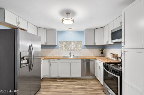 1315 Turner, Grand Rapids MI 49504-3235 exterior