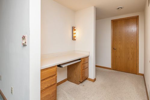 3809 Oakridge Ct, Milwaukee WI 53228-1367 exterior