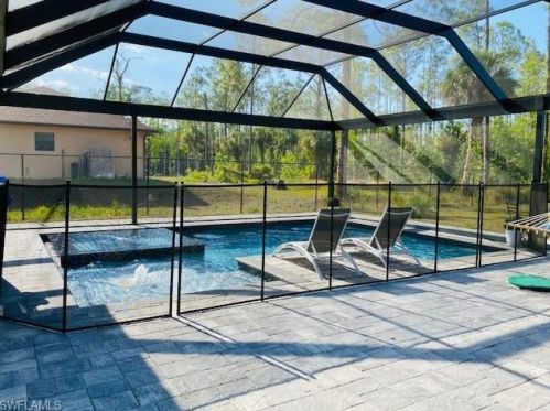 3761 16th Ave, Naples, FL 34120-5558