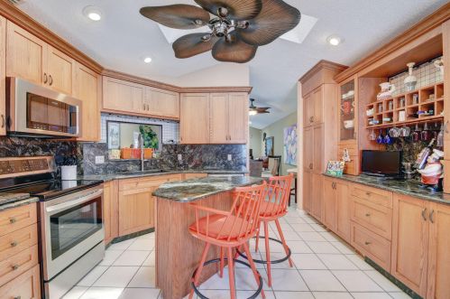 6185 Bay Is Dr, Boynton Beach FL 33437-4113 exterior