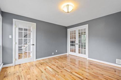 3927 Blvd Dr, Pittsburgh PA 15217-2619 exterior