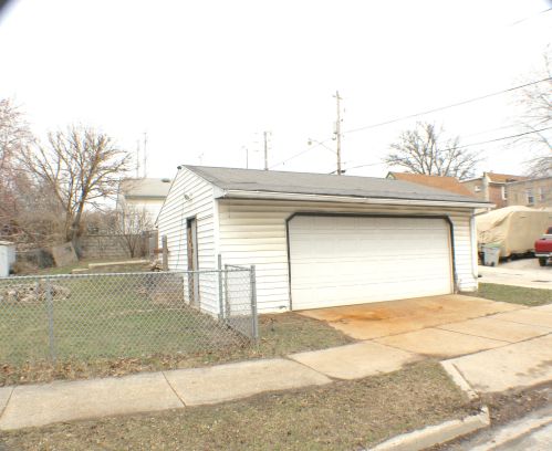 172 61, Milwaukee WI 53214-1811 exterior