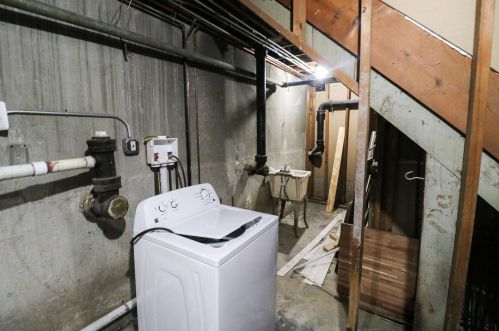 6500 Eberhart Ave, Chicago IL 60637-3206 exterior