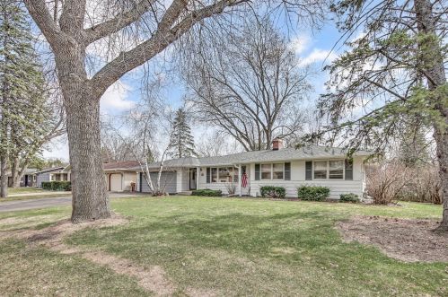 2414 Elm Dr, Saint Paul MN 55124-9305 exterior