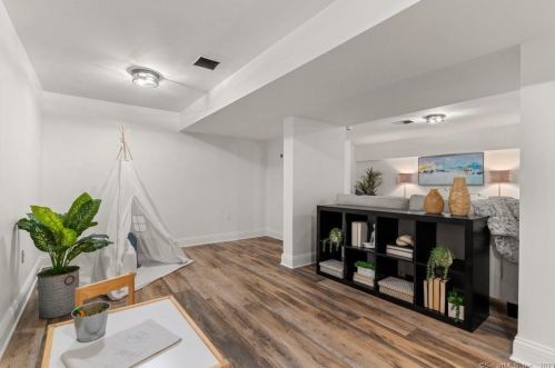 68 Depot Rd, Milford CT 06460-3808 exterior