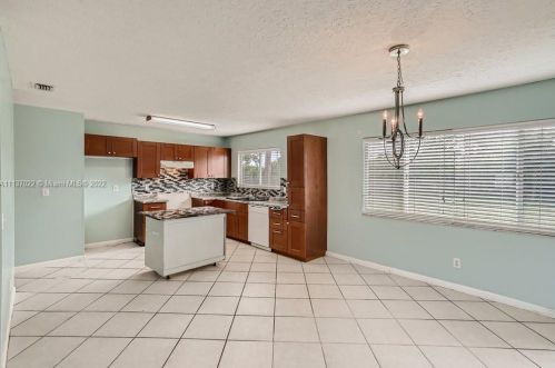 2029 Hideaway Cir, Fort Pierce FL 34952-4801 exterior