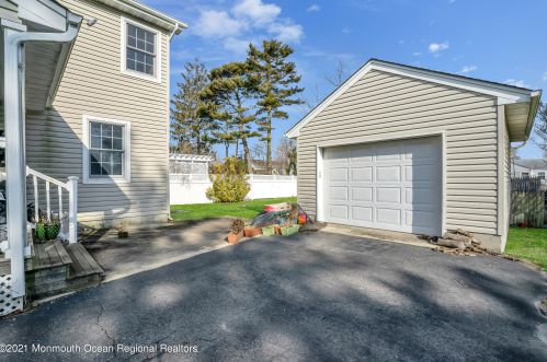 907 Ellison Ave, Point Pleasant Beach NJ 08742-2934 exterior