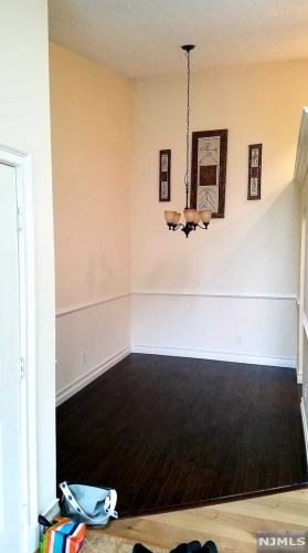 620 Plum Ter, Mahwah NJ  07430-3441 exterior