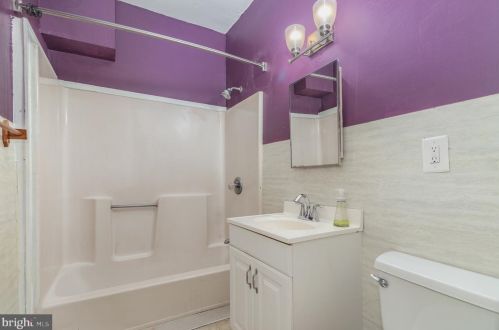 453 Queen St, Lancaster PA 17603-2984 exterior