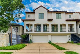 1542 Moritz Dr, Houston TX  77055-3261 exterior