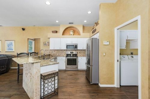 4160 7 Ave, Naples FL 34119-1522 exterior