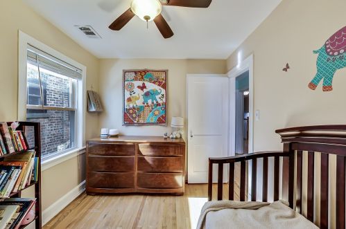 3823 Ravenswood Ave, Chicago IL 60660-2320 exterior