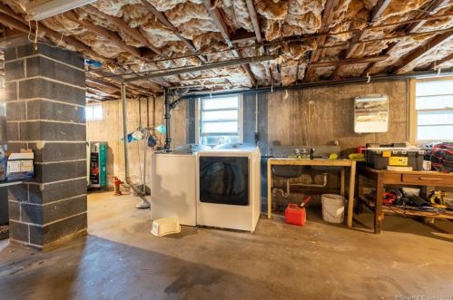 9 Pne Dr, Windsor CT 06095-3531 exterior