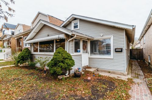 3337 Kilbourn Ave, Chicago, IL 60641-4508