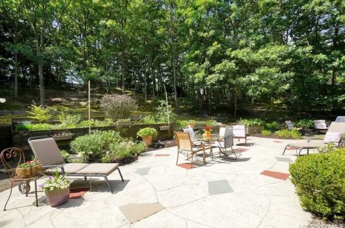 140 Cornell Dr, Commack NY 11725-2504 exterior