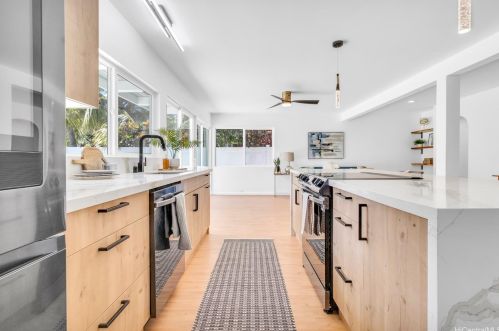 6847 Niumalu Loop, Honolulu HI 96825-1642 exterior