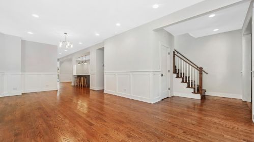 2317 Addison St, Chicago IL 60618-6042 exterior