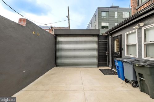 526 Girard Ave, Philadelphia PA 19130-1617 exterior