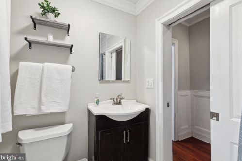 208 Mckean St, Philadelphia PA 19148-2646 exterior