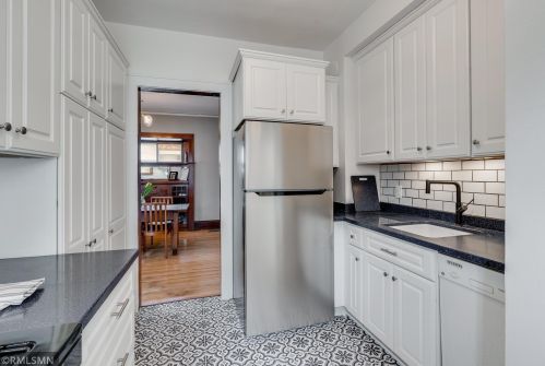 807 Hamline Ave, Saint Paul MN  55104-1300 exterior