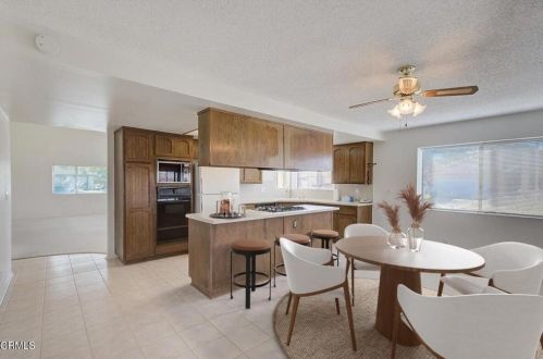 1041 Kumquat Pl, Oxnard CA 93036-1533 exterior