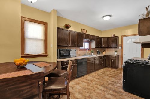 10135 Bell Ave, Chicago IL 60643-1905 exterior