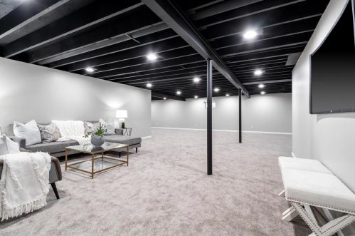 1049 Fernpark Dr, Saint Louis MO 63141-6132 exterior