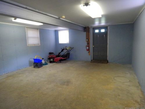 75 Smith St, Derby CT 06418-1217 exterior