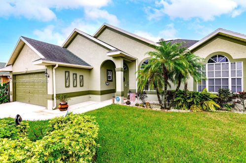 972 Haas Ave, Fort Pierce FL  34953-5611 exterior