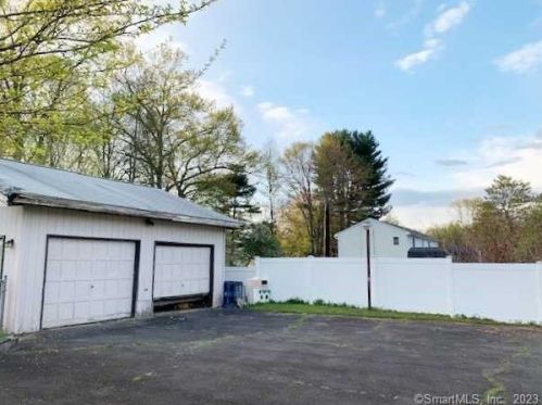 36 Belmont Ave, Windsor CT  06095-3335 exterior