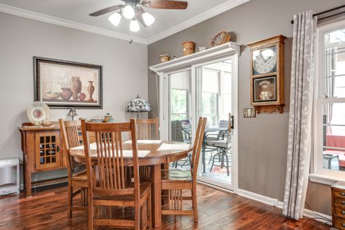 1427 White Oak Ln, Bull Valley IL 60098-6412 exterior