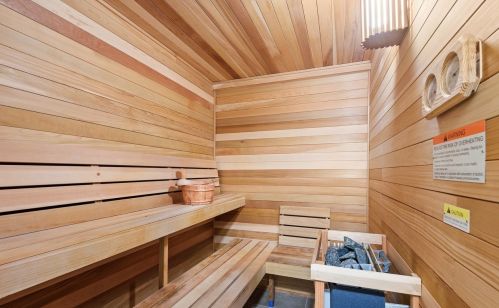 414 Wellington Ave, Chicago IL  60657-5804 exterior