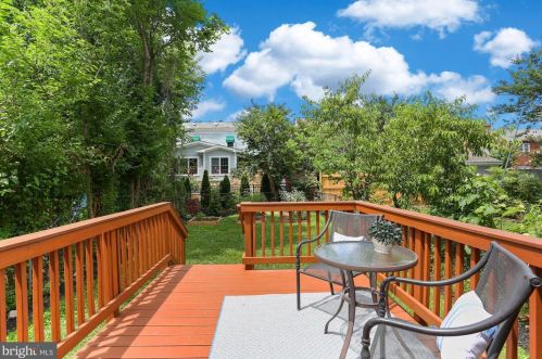 18 Masonic Vw Ave, Alexandria VA 22301-2204 exterior